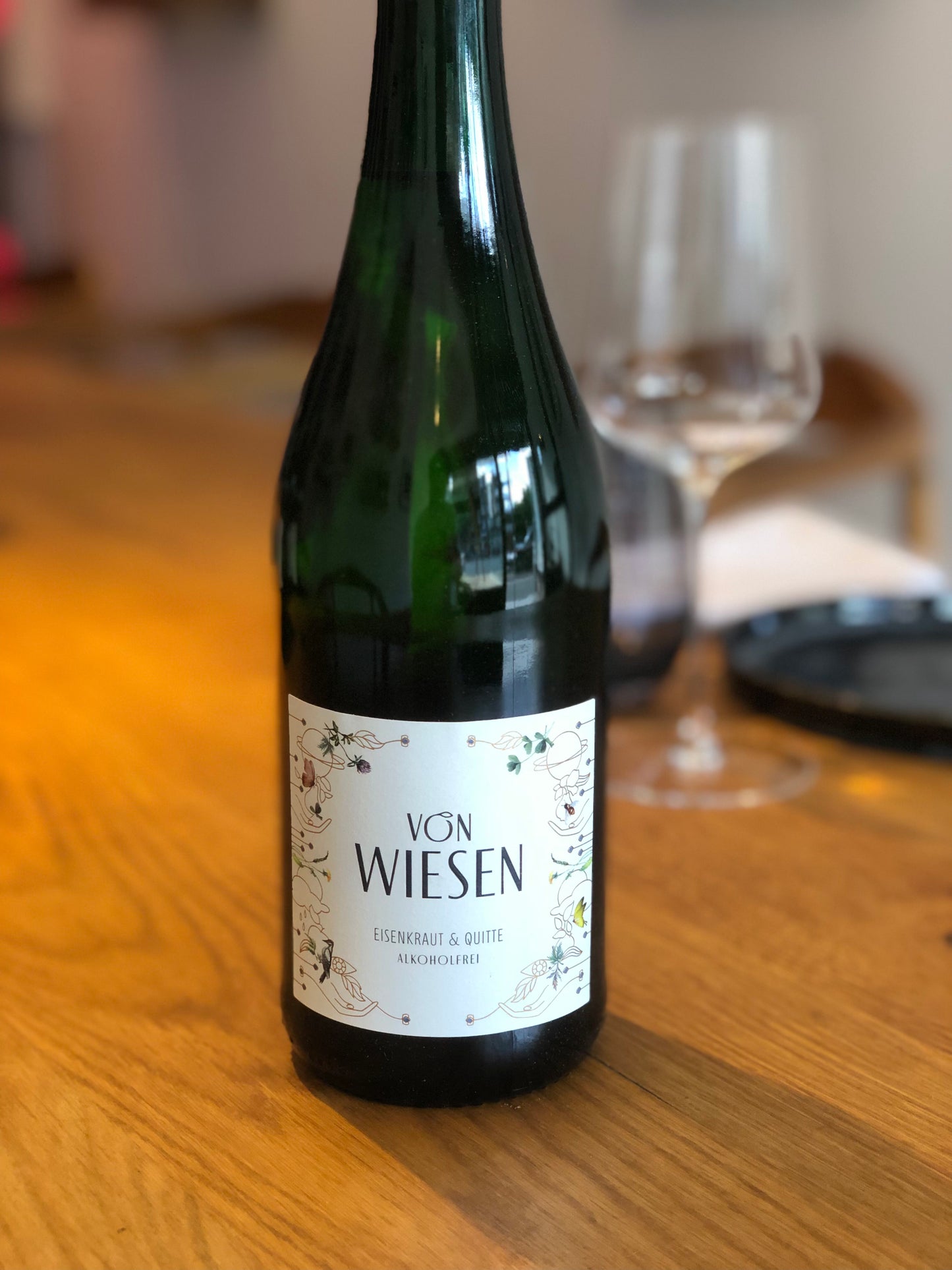 Von Wiesen Eisenkraut & Quitte Alkoholfrei  – 0,75 L